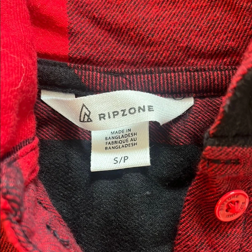Old Navy Red and Black Plaid Flannel Shirt - Picture 4 of 4